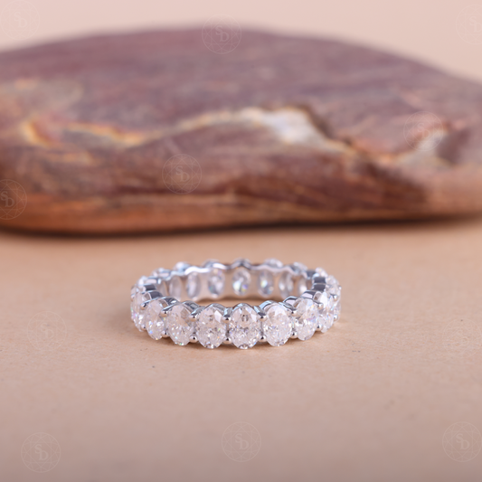 lab-grown-diamond-full-eternity-band-14K-solid-gold-oval-wedding-ring-satyam-diamond