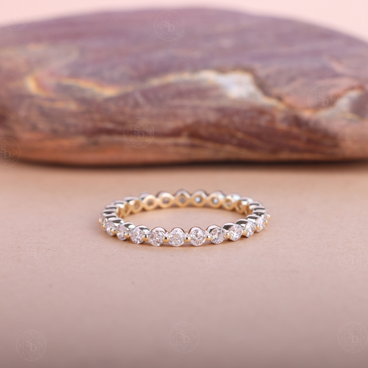 round-cut-diamond-wedding-band-single-prong-full-eternity