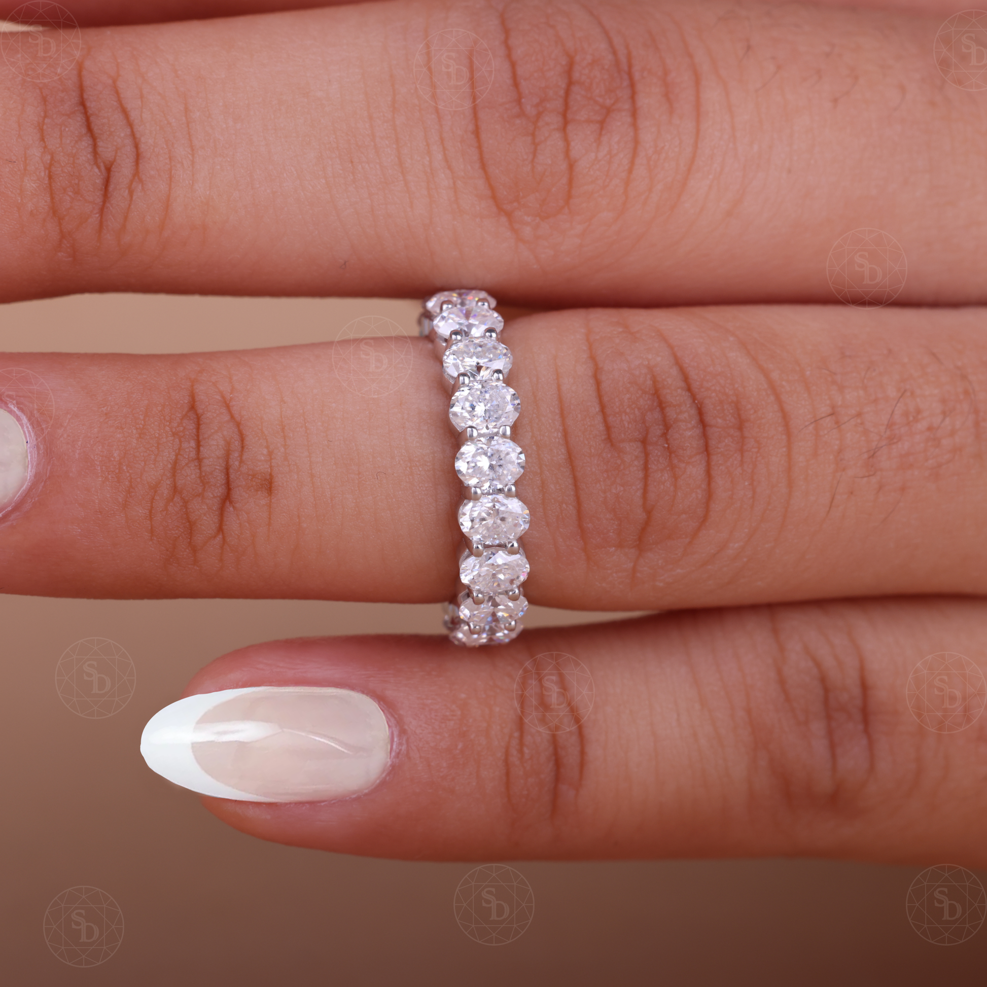 lab-grown-diamond-full-eternity-band-14K-solid-gold-oval-wedding-ring-satyam-diamond